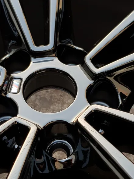 [원조][부산휠수리][부산휠복원][부산중고휠][부산휠도색]BMW G시리즈647M 주차상처 휠수리 휠복원후 블랙유광 분체도장 / 부산 기장군