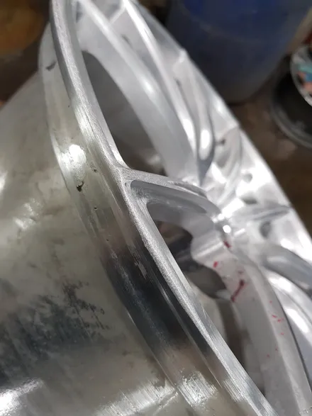 [원조][부산휠복원][부산휠수리][부산휠도색]보센 19인치 경량 단조포밍휠 대략난감 휠수리/휠복원/휠도색! / 부산 기장군