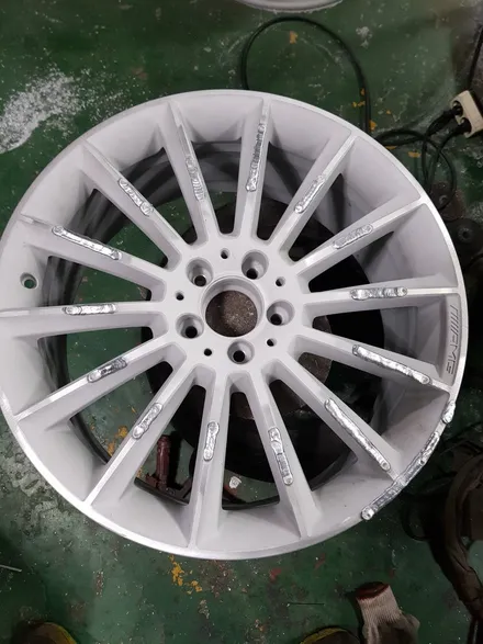 원조[부산휠복원][부산휠수리] [휠수리창업교육][휠복원창업]벤츠E400Amg20인치 마차휠 휠수리휠복원 다야컷팅 재생하기! / 부산 기장군