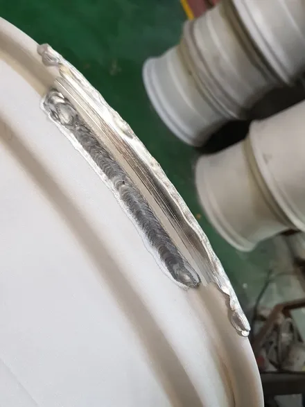 원조[부산휠복원][부산휠수리] 포르쉐박스터 굴절 크랙  휠수리 휠복원 휠도색! / 부산 기장군