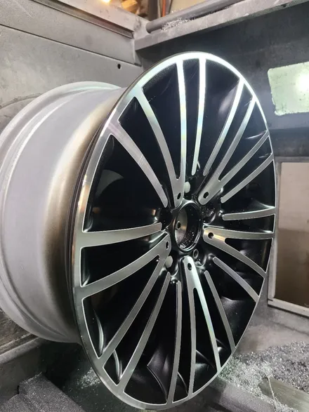 BMW17인치 순정휠 휠도색 휠수리 휠복원 캘리퍼도색! 대충 야매 사꾸라작업 입니다! / 부산 기장군