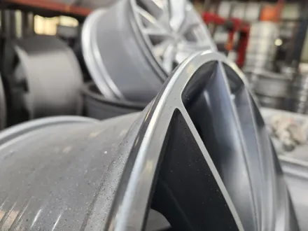 원조[부산휠복원] 벤츠 E400 AMG 휠굴절 핸들떨림 차체떨림 휠바란스교정 / 부산 기장군