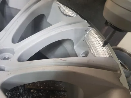 [부산휠수리][부산휠복원][부산중고휠] BMW E60 M5사고건 깨짐수리! / 부산 기장군
