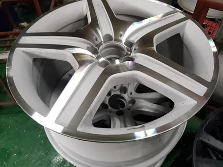 [부산휠복원][부산중고휠][부산휠수리] 벤츠s500amg 주차 상처및 사고건 휠수리 다야컷팅 휠복원 / 부산 기장군
