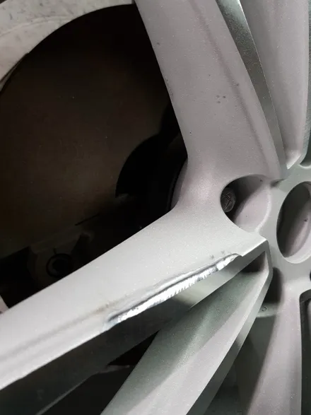 [부산휠수리][부산휠복원][부산휠도색][부산중고휠] BMW G시리즈647M 주차상처 수정후 블랙유광 커스텀 도장! / 부산 기장군