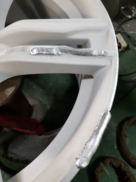 [부산휠복원][부산휠수리][부산휠도색][BMW휠복원] BMW신형 640D 20인치 703M휠 주차상처 휠수리/휠복원 다야컷팅 재생하기! / 부산 기장군
