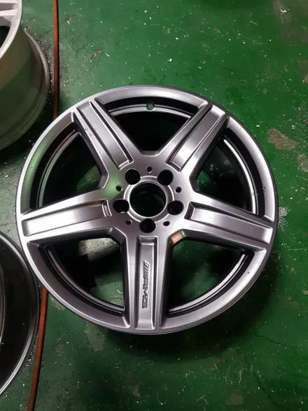 원조[부산휠복원][부산휠수리][부산중고휠] 벤츠E63AMG 18인치 주차상처 휠수리-휠복원-다야컷팅 재생! / 부산 기장군