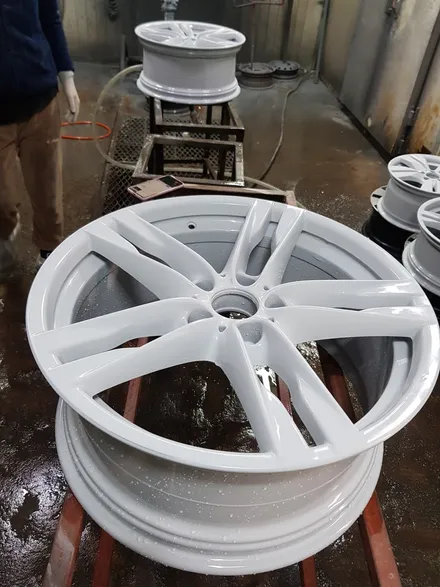 원조[부산휠복원][부산휠수리]부산중고휠  BMW 640 X드라이브 20인치 373M 휠수리 휠복원 휠도색! / 부산 기장군