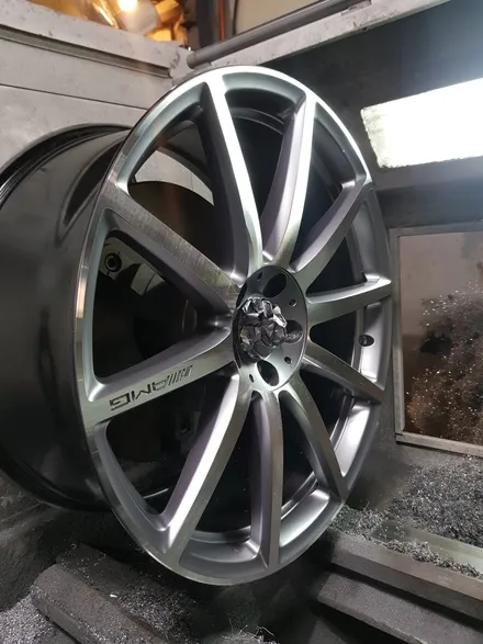 원조[부산휠복원][부산휠수리]벤츠W222 S63Amg 20인치 단조 포밍휠 주차상처 휠수리 휠복원 다야컷팅 재생하기! / 부산 기장군