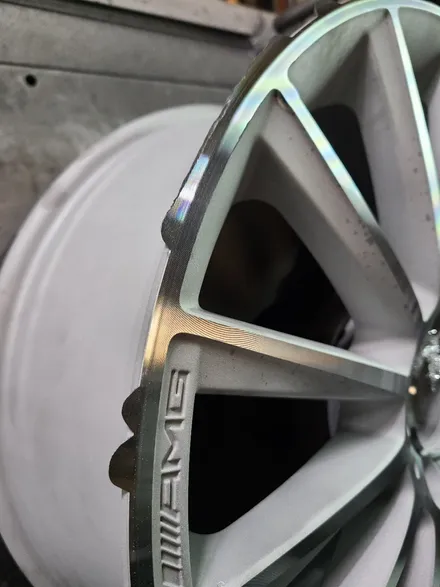 [원조]부산휠복원/부산휠수리 벤츠C200AMG 19인치 마치휠 휠수리 휠복원 다야컷팅 재생하기! / 부산 기장군