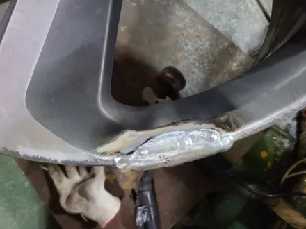 원조[부산휠복원] 아우디 Q5순정 20인치 깨짐 휠수리 휠복원 휠도색 / 부산 기장군