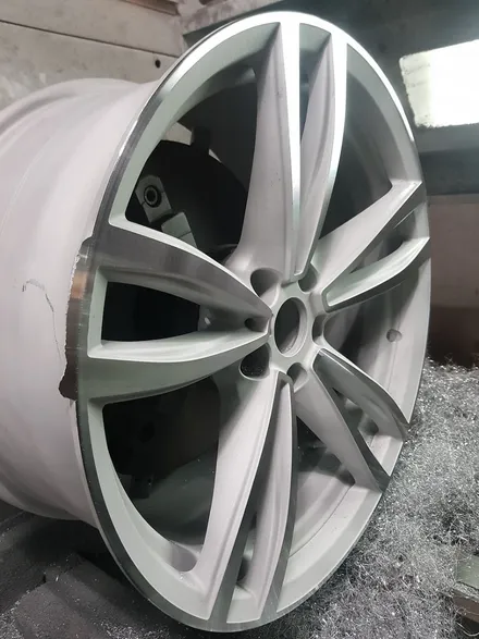 원조[부산 휠복원] BMW 7시리즈 휠복원 작업! / 부산 기장군