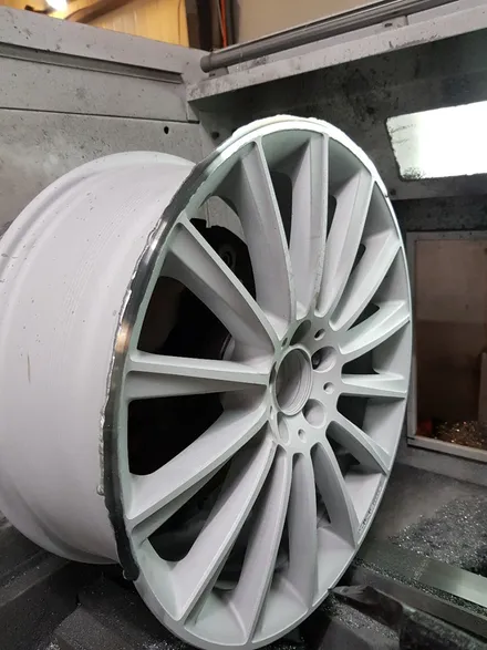 [부산휠복원][부산휠수리][부산중고휠][부산휠도색] 벤츠GLC220 AMG 휠수리 휠복원 / 부산 기장군