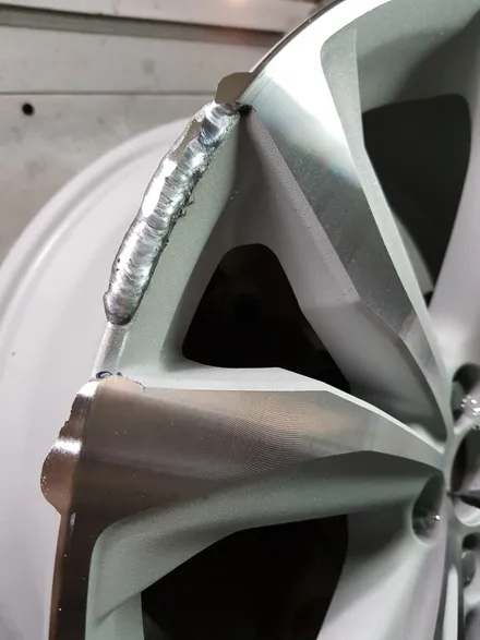 [부산휠복원][부산휠수리][부산휠도색][부산중고휠]렉서스RX450H 20인치 주차상처 휠수리/휠복원 / 부산 기장군