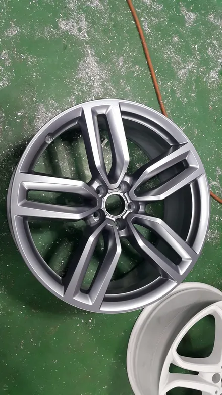 원조[부산휠복원][부산휠수리]아우디 SQ5 21인치 주차상처 용접가공 도장 다야컷팅 작업 / 부산 기장군