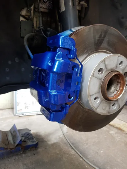 [원조][부산휠수리][부산휠복원][부산휠도색] 부산캘리퍼도색BMW 캘리퍼도색 야매작업! / 부산 기장군