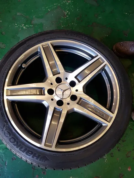 원조[부산휠복원][부산휠수리][부산중고휠] 벤츠E63AMG 18인치 주차상처 휠수리-휠복원-다야컷팅 재생! / 부산 기장군
