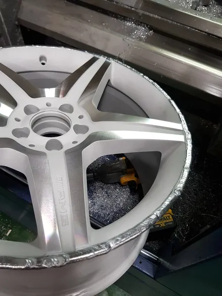 원조[부산휠복원][부산휠수리]벤츠S350amg19인치 주차상처 휠수리/휠복원/다야컷팅 재생하기! / 부산 기장군