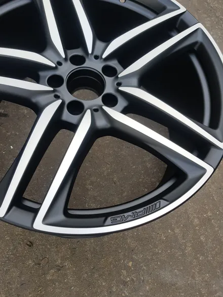 원조[부산휠복원][부산휠수리] 벤츠E63amg 20인치 주차상처 휠수리 휠복원 다야컷팅재생! / 부산 기장군
