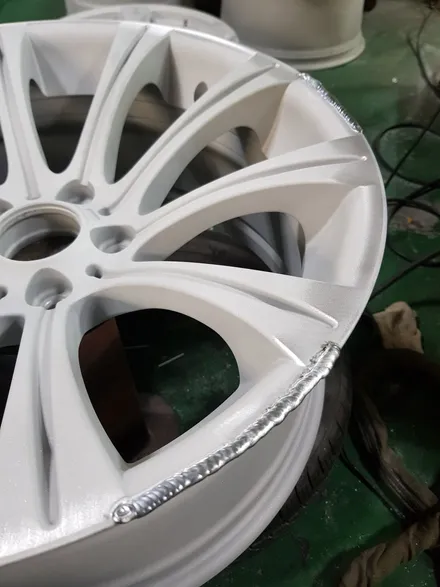 원조[부산휠복원][부산휠수리]BMW E60 M5 19인치 굴절크랙 휠수리 휠복원 휠도색! / 부산 기장군