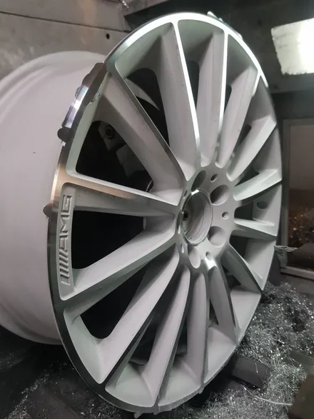 원조[부산휠복원][부산휠수리]벤츠 C200Amg 19인치 주차상처 휠수리 휠복원 다야컷팅 재생하기! / 부산 기장군
