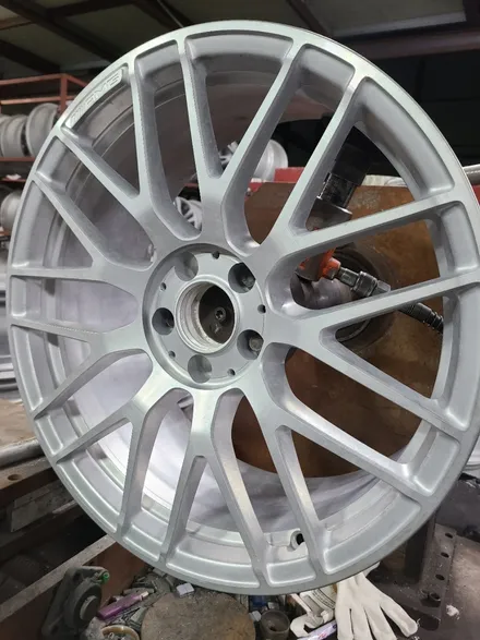 벤츠C63AMG 19인치 단조 포밍휠 주차상처 휠복원 휠도색 작업으로 77만 견적 작업! / 부산 기장군