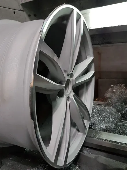 [부산휠수리][부산휠복원][부산휠도색][부산중고휠] BMW G시리즈647M 주차상처 수정후 블랙유광 커스텀 도장! / 부산 기장군