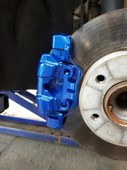 [원조][부산휠수리][부산휠복원][부산휠도색] 부산캘리퍼도색BMW 캘리퍼도색 야매작업! / 부산 기장군