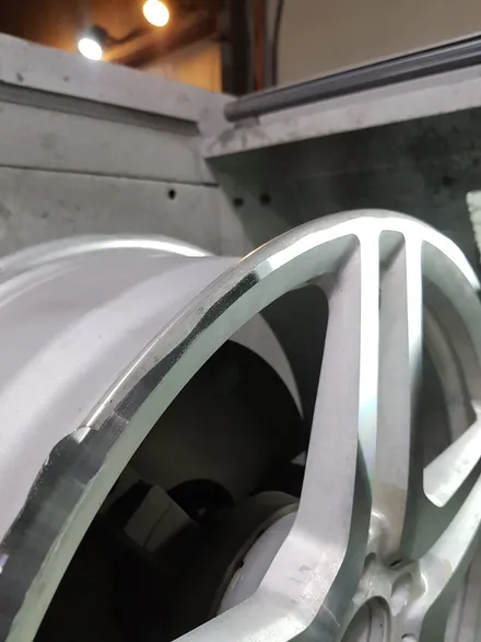 원조[부산휠복원][부산휠수리] [벤츠휠복원.[벤츠휠수리]벤츠w221-S63amg 20인치 단조 포밍휠 주차상처 휠수리/휠복원/다야컷팅재생! / 부산 기장군