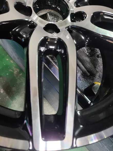 원조[부산휠복원] 벤츠C200 AMG 18인치 사고건 휠수리 휠복원 휠도색 / 부산 기장군