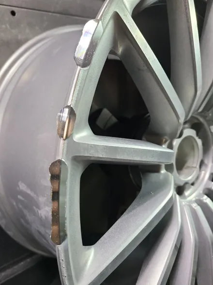 원조[부산휠복원]벤츠 GT43 AMG 20인치 주차상처 휠수리 휠도색 휠복원 / 부산 기장군