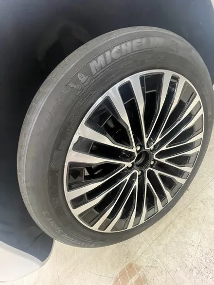 천안)BMW 6시리즈 F12 블랙폴리시 다이어컷팅 휠복원 작업기.