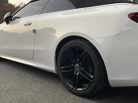 벤츠 E클레스 카브리올레 사틴블랙 휠도색