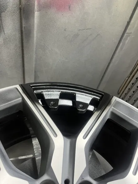 BMW I7(G70) 다이아커팅 천안 휠복원
