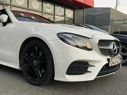 벤츠 E클레스 카브리올레 사틴블랙 휠도색
