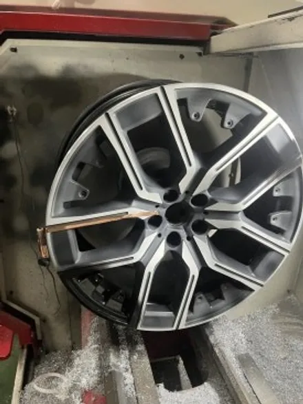 BMW I7(G70) 다이아커팅 천안 휠복원