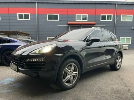 포르쉐 카이엔 하이그로시블랙 휠도색