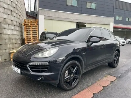 포르쉐 카이엔 하이그로시블랙 휠도색