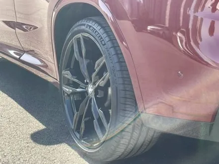 BMW X4 유광블랙 휠도색