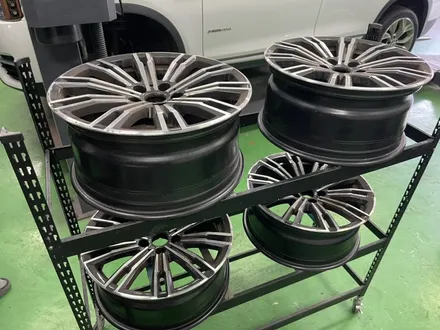 BMW 3시리즈 투어링 유광블랙 휠도색 작업.
