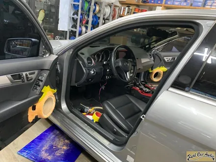 대전카오디오 벤츠C클래스 W204 도어베플 레진성형 작업기