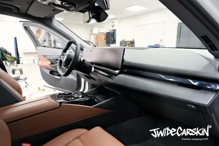 기흥PPF BMW 신형 5시리즈 실내 하이그로시 STEK 포스쉴드 실내PPF 시공 / 경기 수원