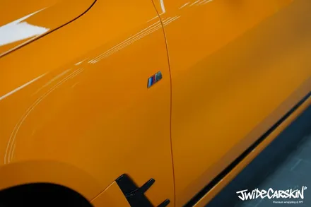 BMW i4 M50 전체랩핑 시공, 오렌지 컬러의 존재감은 그대로 광교랩핑전문업체 제이와이드 / 경기 수원 영통
