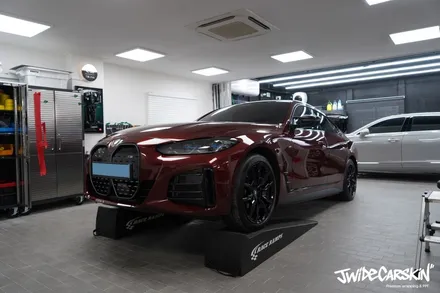 BMW i4 M50 전체랩핑 시공, 오렌지 컬러의 존재감은 그대로 광교랩핑전문업체 제이와이드 / 경기 수원 영통