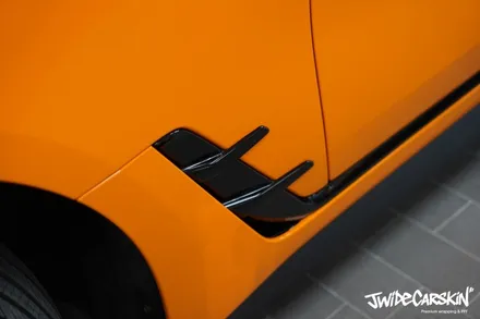 BMW i4 M50 전체랩핑 시공, 오렌지 컬러의 존재감은 그대로 광교랩핑전문업체 제이와이드 / 경기 수원 영통