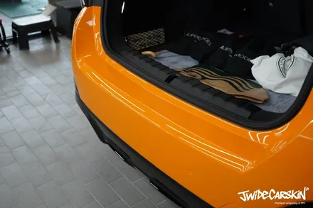 BMW i4 M50 전체랩핑 시공, 오렌지 컬러의 존재감은 그대로 광교랩핑전문업체 제이와이드 / 경기 수원 영통