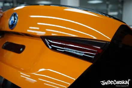 BMW i4 M50 전체랩핑 시공, 오렌지 컬러의 존재감은 그대로 광교랩핑전문업체 제이와이드 / 경기 수원 영통