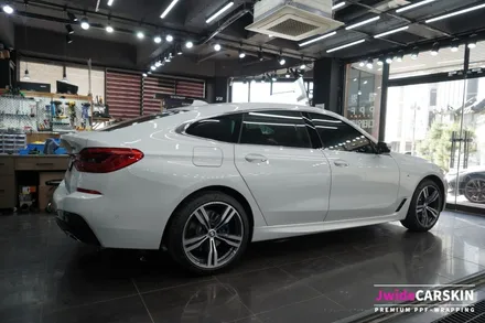 BMW 6GT 실내 보호 필름 시공, 광교에서 완벽한 PPF 솔루션을 제공하는 랩핑전문업체 제이와이드 / 경기 수원 영통