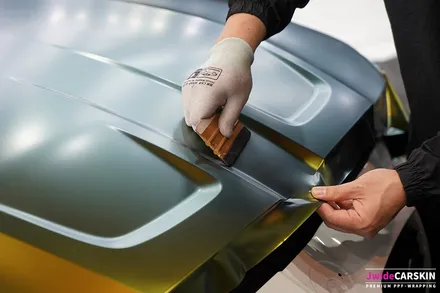 BMW M4 랩핑 에이버리 컬러플로우사틴프레쉬스프링 시공 / 수원,광교,동탄