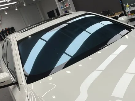 청라 썬팅_BMW 알파인화이트에 잘어울리는 글라스틴트 레이니블루 틴팅